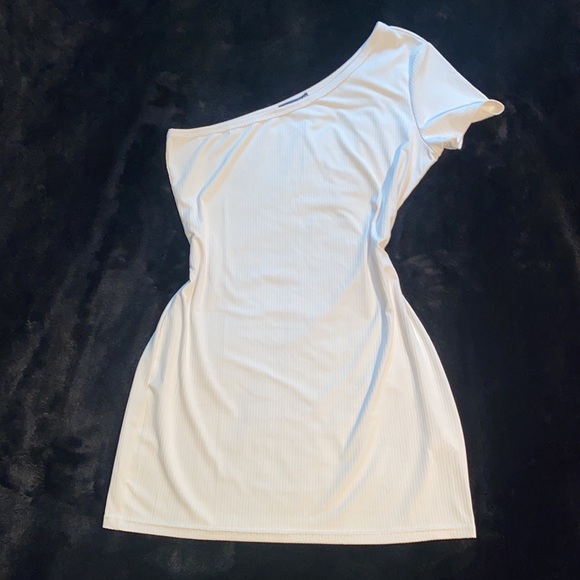 Fitted dress - Picture 2 of 2